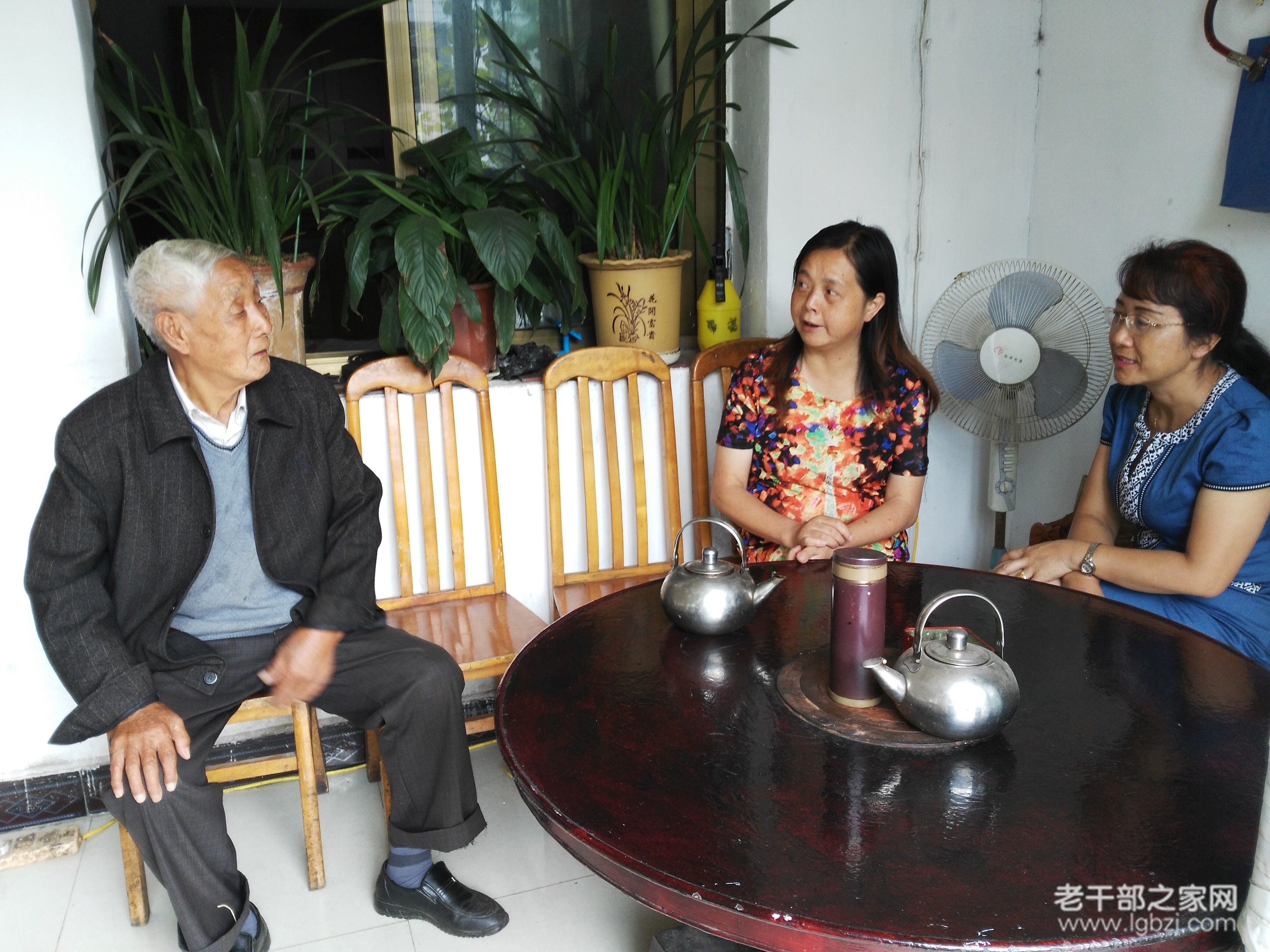 【贵州】安顺市平坝区委组织部副部长、离退休干部工作局局长韩红