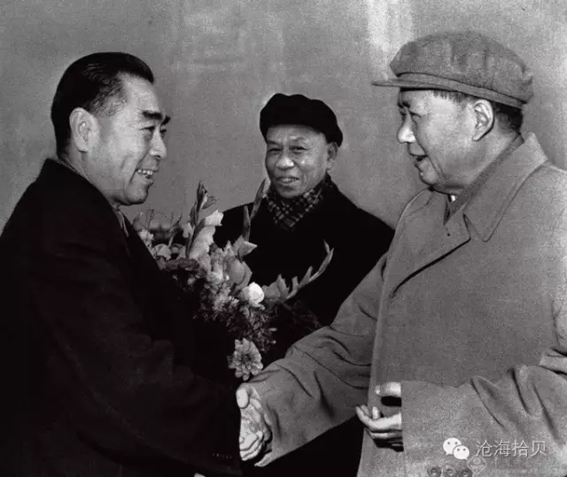 {为他人作出奉献的伟人}.