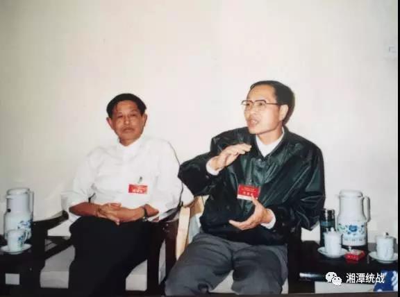 优秀老干部谭敬清撰写《服膺费老的十二字主张