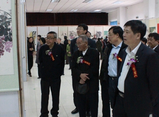 胜利油田举办庆建党90周年、油田勘探发现50周年离退休职工书画作品展