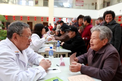 烟台市社会福利中心百余位老人获医疗专家义诊