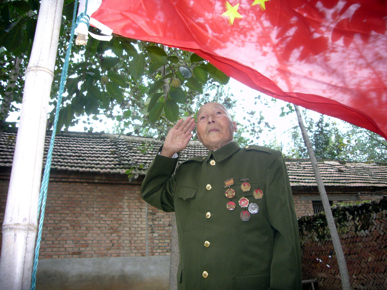单县老复员军人农家小院五十八载升国旗