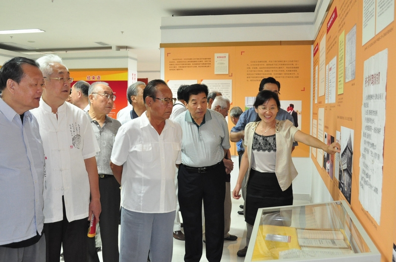 德州市组织老干部参观全省老干部专题纪念展览