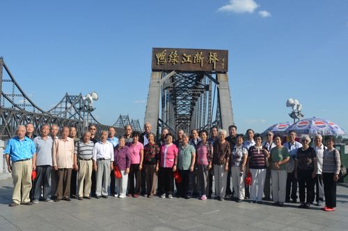 日照市直地厅级离退休干部赴辽宁大连、丹东参观考察