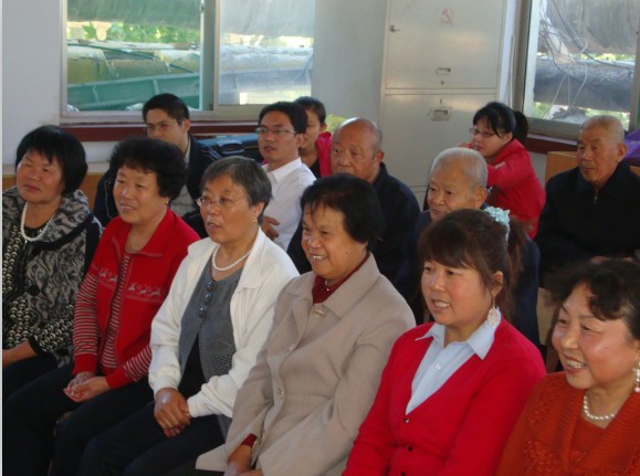 德州市认真组织老干部观看首都老干部喜迎党的十八大文艺演出大会
