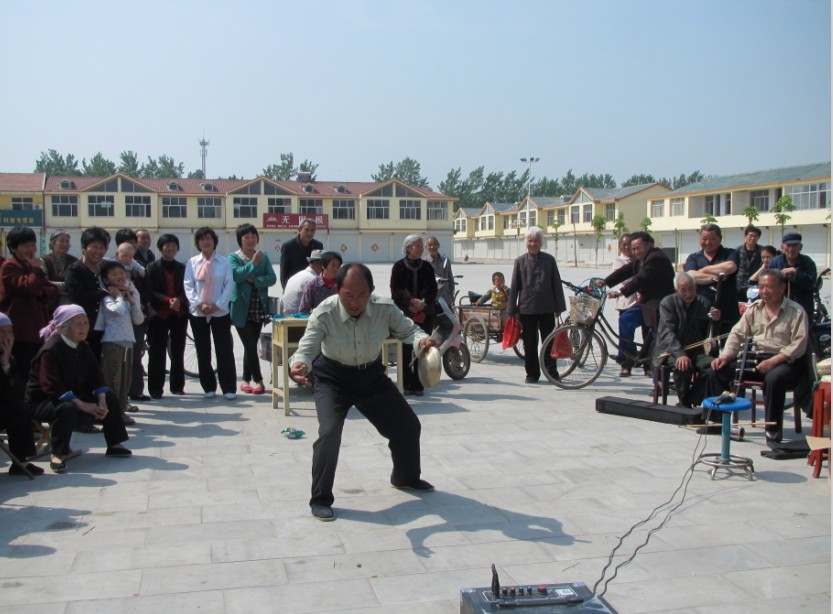 定陶县老年文艺队唱响新生活