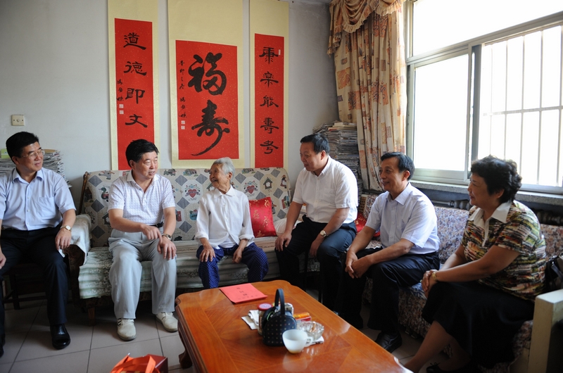 千名“沂蒙老功臣”获赠家庭用医疗器械