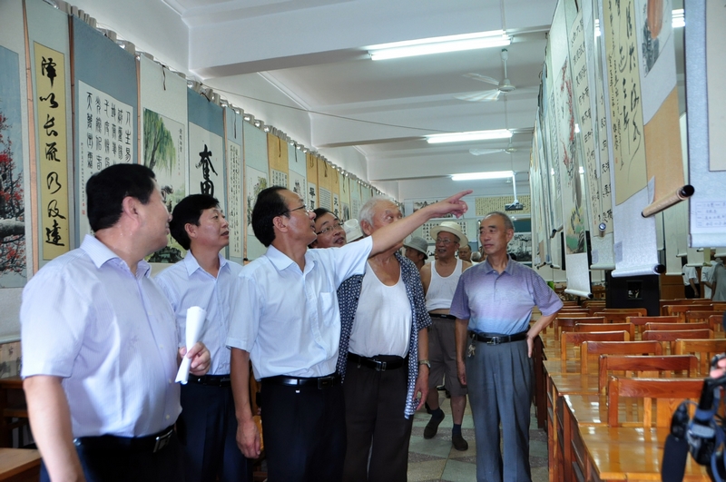 河南省新野县老干部大学举办建校25周年书画展
