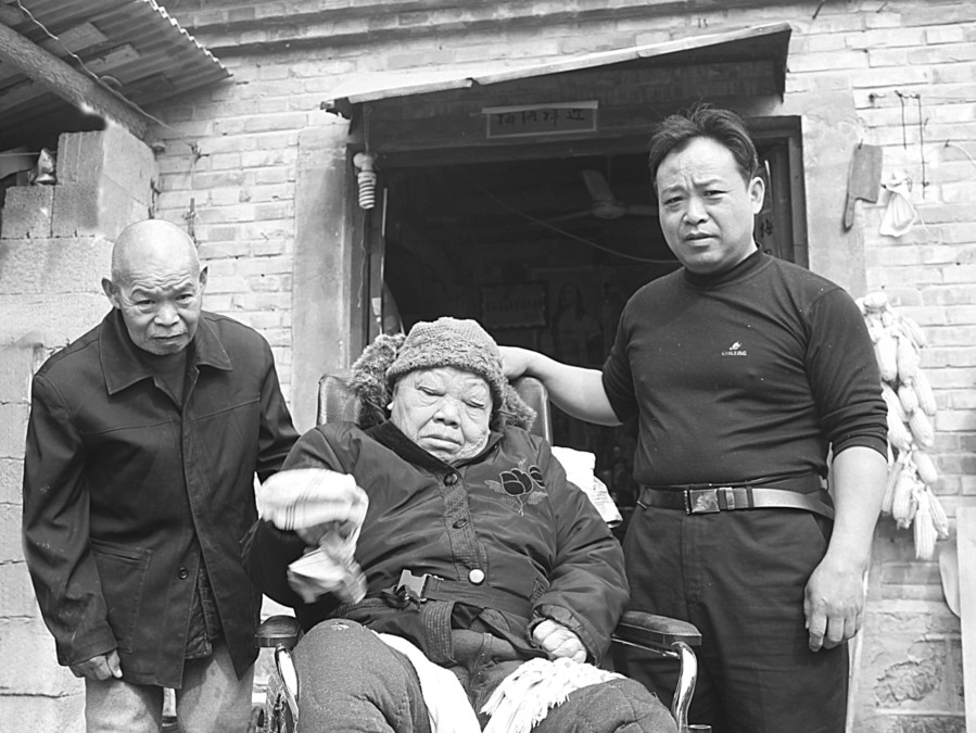 不当老板给娘尽孝，孝子和娘一同创造生命奇迹