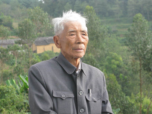 【云南】捧着一颗心来 不带半根草去——追忆杨善洲同志