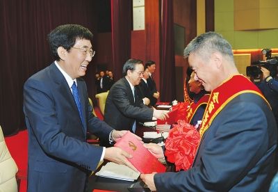 【吉林】离退休干部“双先”表彰大会在长春召开