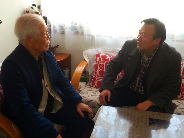 市机关事务局  积极开展走访慰问生活困难党员、老党员  和老干部活动
