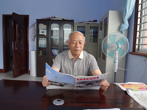 莱芜：记市高新区第三老年党支部书记秦永昌