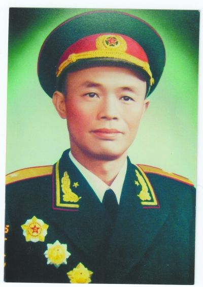 开国将军钟伟的家风