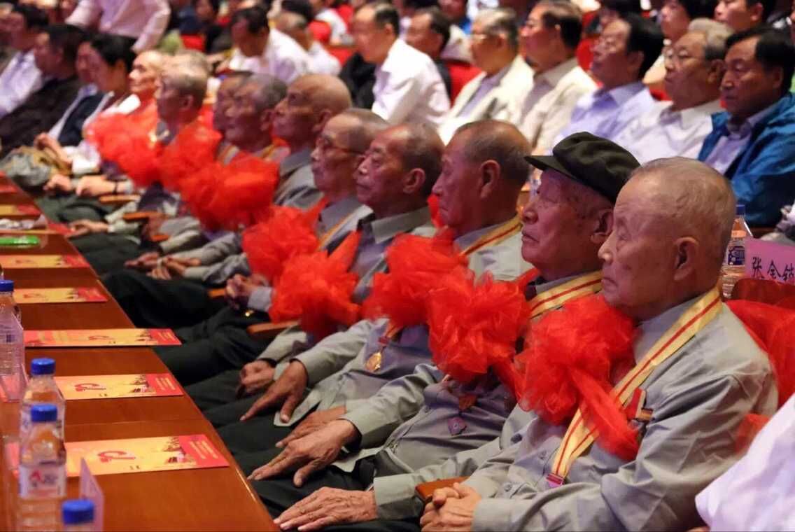【吉林】离退休干部举行文艺演出 为纪念抗战胜利70周年献礼