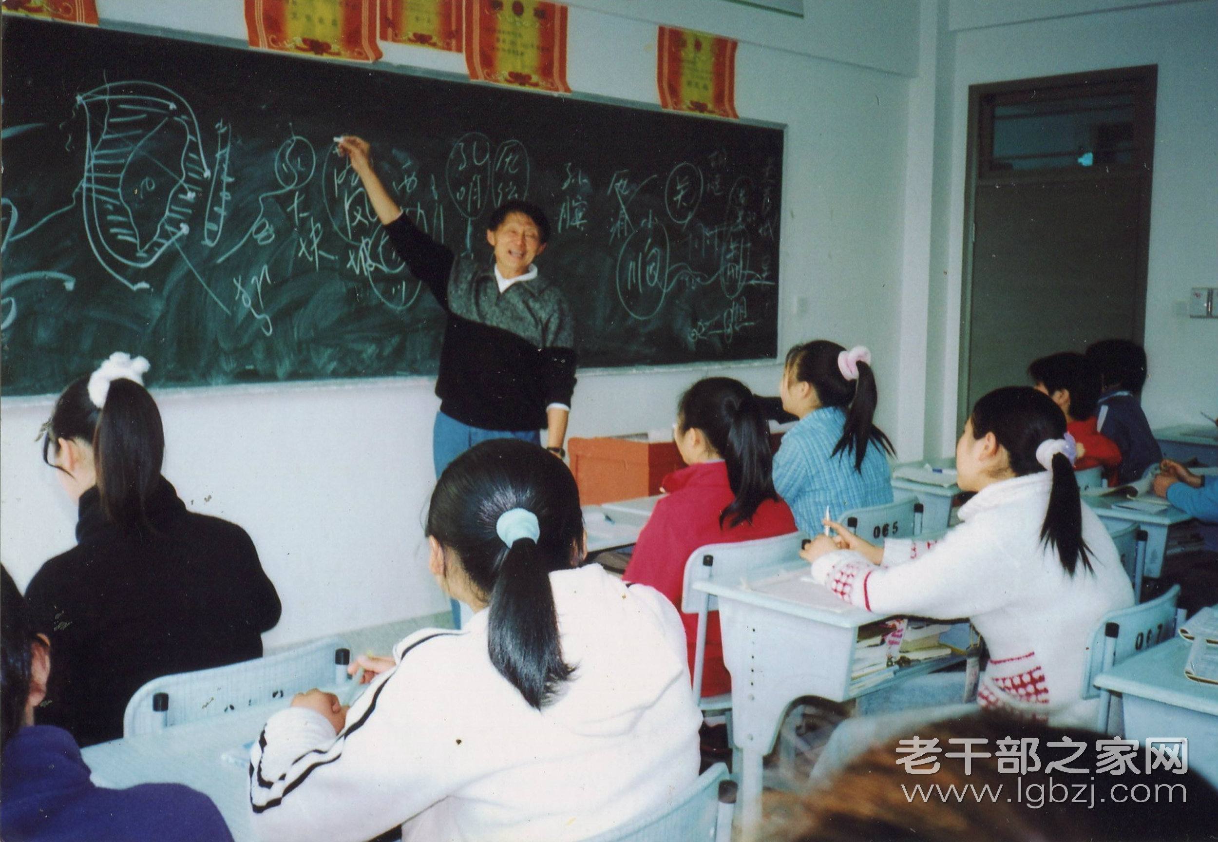 王华秋：700多名孩子的“阿爸”