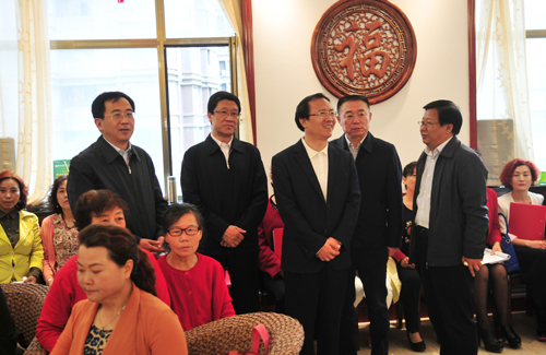 中组部老干部局局长李炎溪调研甘肃并作重要讲话