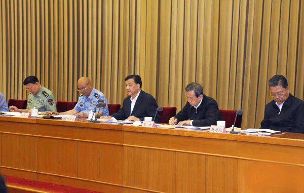 习近平：关心关爱军转干部 创新安置工作机制