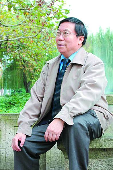 杨德广：千人助学梦