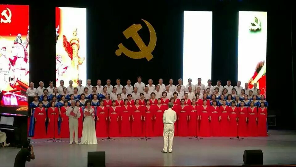 青岛大学离退休党委在校“颂歌献给党”合唱比赛中荣获一等奖