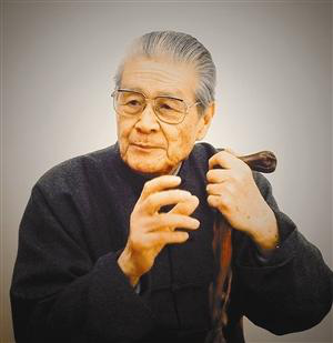 蓝天野：用执着守望艺术理想