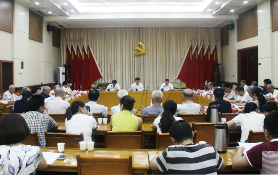 陕西汉中：向离退休干部通报上半年经济形势