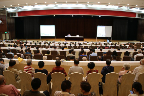 陕西省委组织部省委老干部局举办离退休干部专题报告会