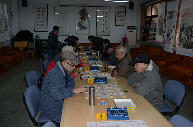 青岛大学离退休老同志     参加驻青高校球棋类比赛取得佳绩