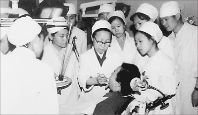 让患者自信笑出来 ——记解放军总医院百岁军医、口腔医学专家周继林