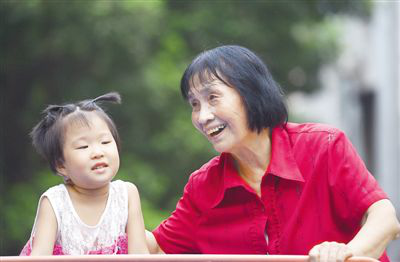 武汉铁路局退休职工肖文智—— 过日子能省就省 做公益“大手大脚”