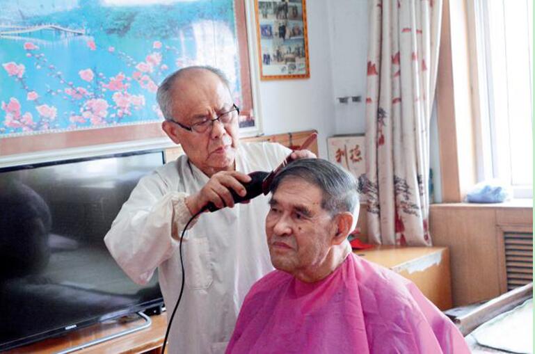 中直管理局任广振同志：退休不退岗　退休不褪色