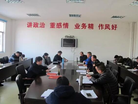 贵州黔东南州委离退局传达学习全国“双先”表彰大会精神