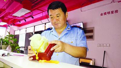 老汉12万买的和田玉竟为大理石
