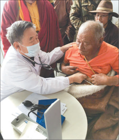 首次发现藏族人适应高原的两个新基因，建立高原病国际标准\n格日力 我从高原来