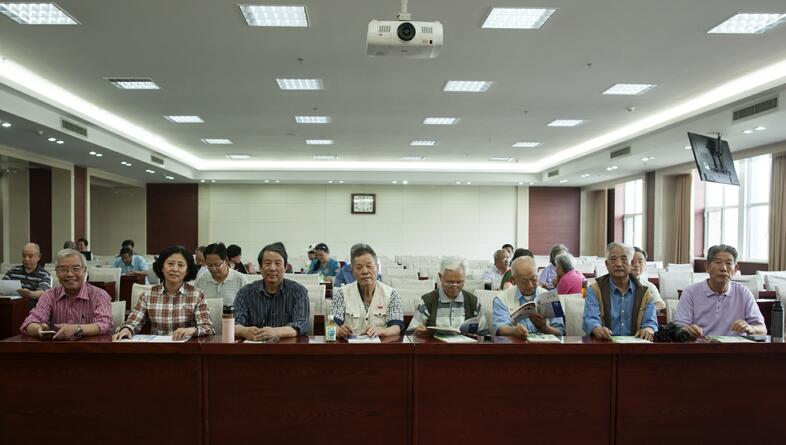 山东省新闻出版广电局老干部参加山东老干部诗词学会与回族诗社联谊会