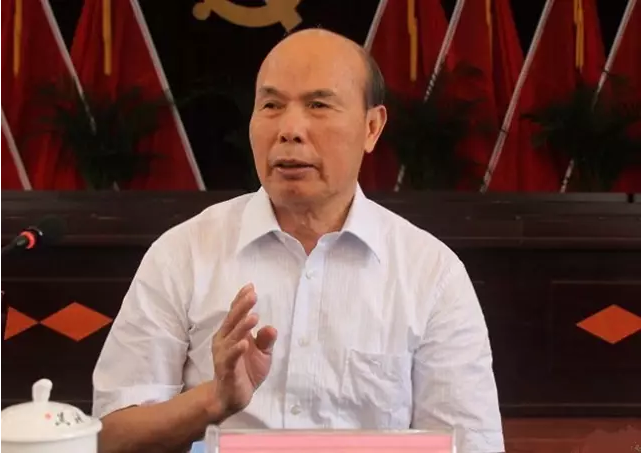 陈辉光：党在群众中的威信更高了