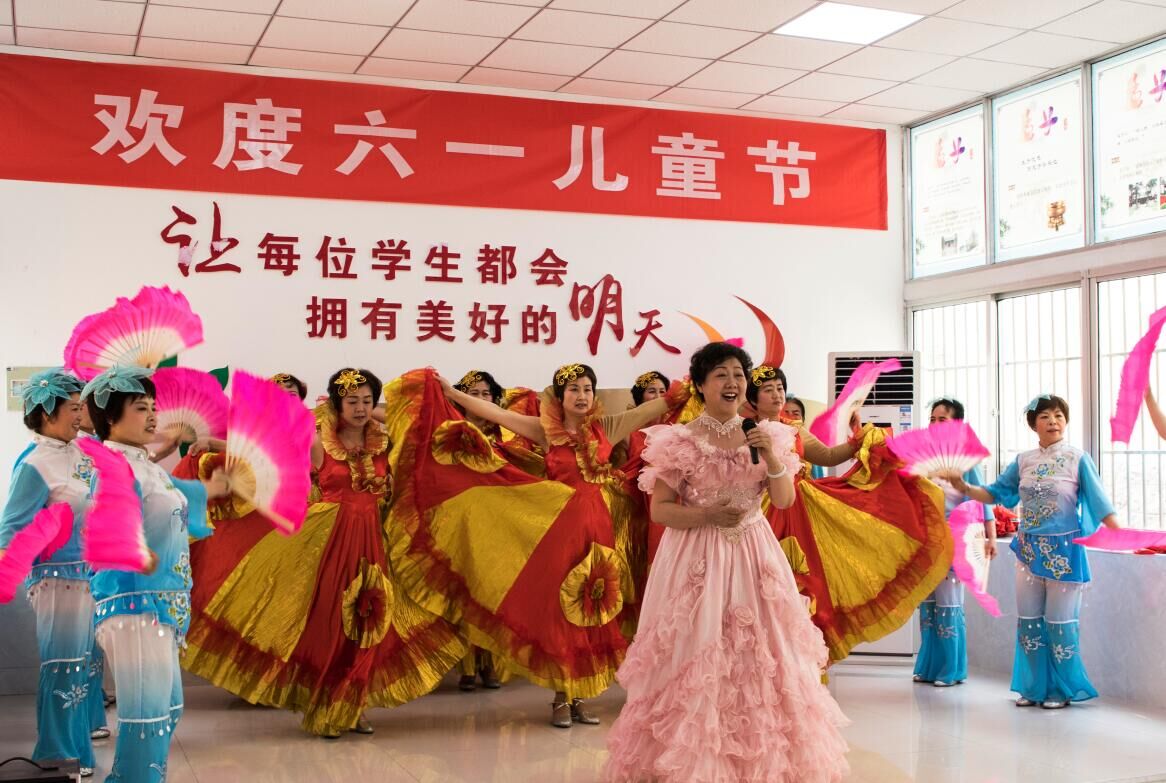 【山东】“六一”兖矿老年大学到邹城市特殊教育学校慰问演出