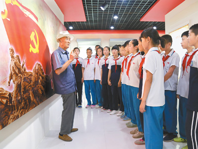 老党员讲红色故事