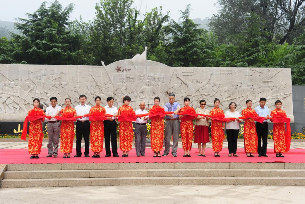 山东老兵“回家”\n——山东老战士纪念广场举办庆祝建军90周年暨三期工程落成活动