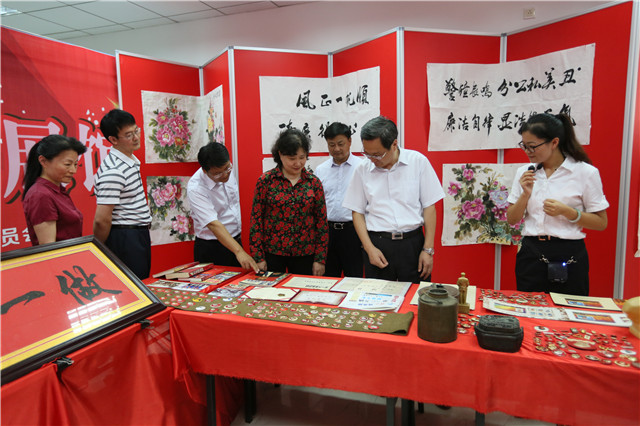 中组部在江苏苏州召开《关于进一步加强和改进离退休干部工作的意见》贯彻落实情况调研督查座谈会