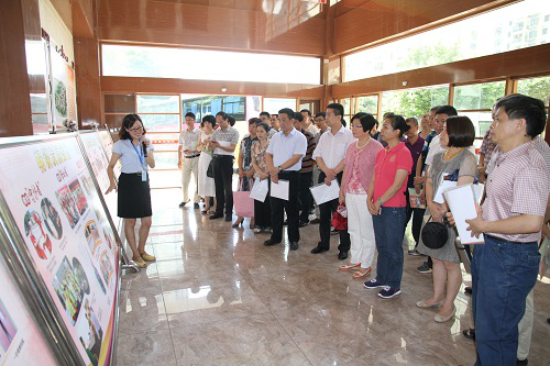 围绕中心 服务大局 在新起点上推动老干部工作转型发展 ——福建省老干部工作督导推进会在厦召开