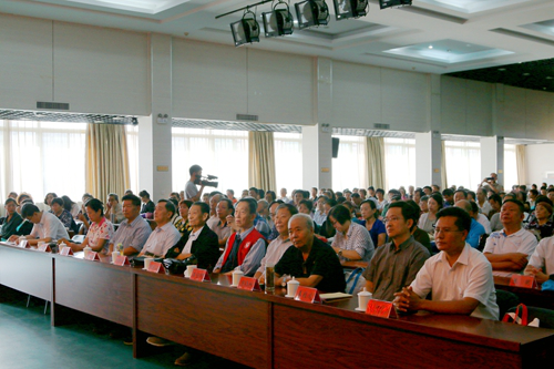 泰安市老年大学2017级学员开学典礼暨全市第六届老干部文化艺术节开幕式举行