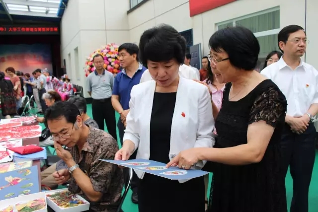 潮起当破浪  风正好扬帆 ——北京积极推进老干部（老年）大学建设跨越发展