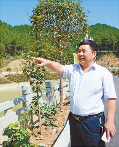 重庆市开州区长沙镇齐圣村党委书记熊尚兵：拔穷根，处处想前头（十九大代表风采）
