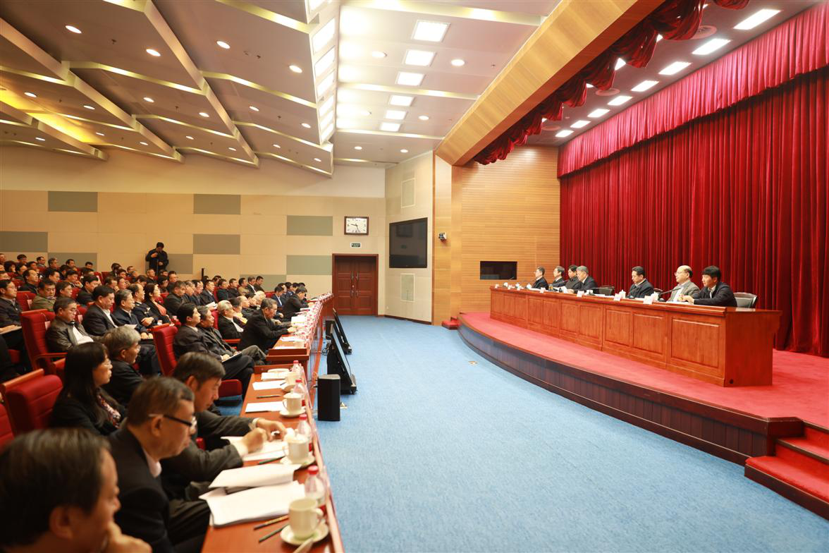 认真听取十九大精神传达 畅谈学习十九大精神体会 ——交通运输部离退休干部参加交通运输部传达贯彻党的十九大精神干部大会