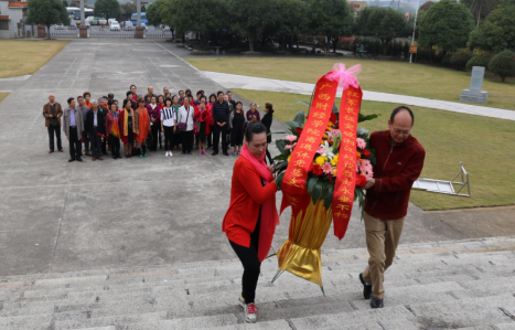 广西财经学院组织离退休干部党员骨干开展“理想信念高于天”主题党日活动