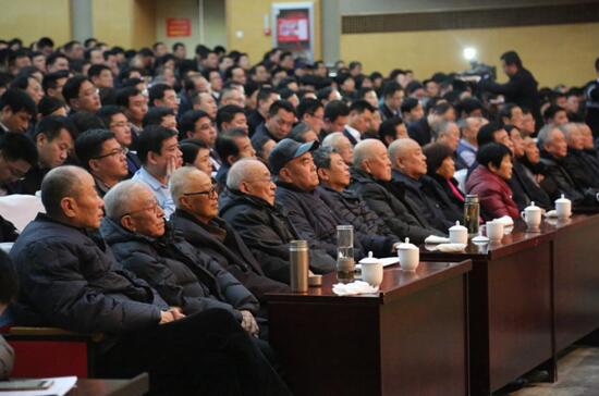 德州乐陵市组织全市离退休干部参加全市经济工作会议并观摩经济发展情况