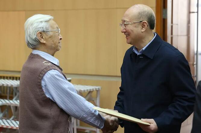 质检总局举行老同志春节团拜会