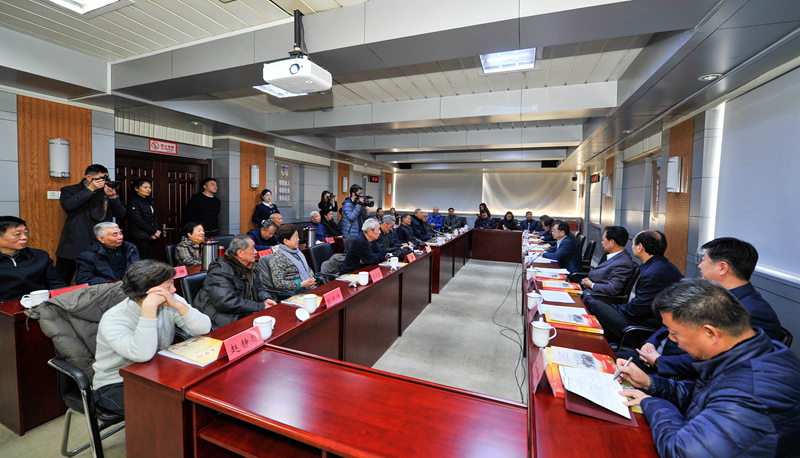 济南市市中区副区级以上老干部座谈会召开