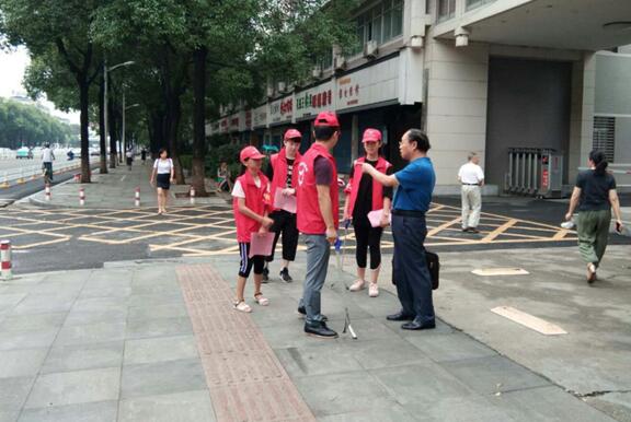 【湖南】传递正能量 树立文明新形象